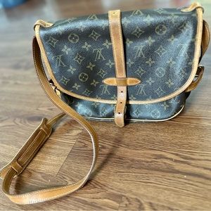 Louis Vuitton saumur crossbody bags 30